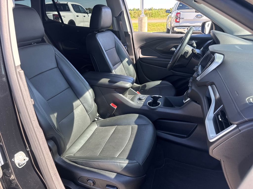 Used 2023 GMC Terrain SLT w/ Elevation Edition FWD image 16