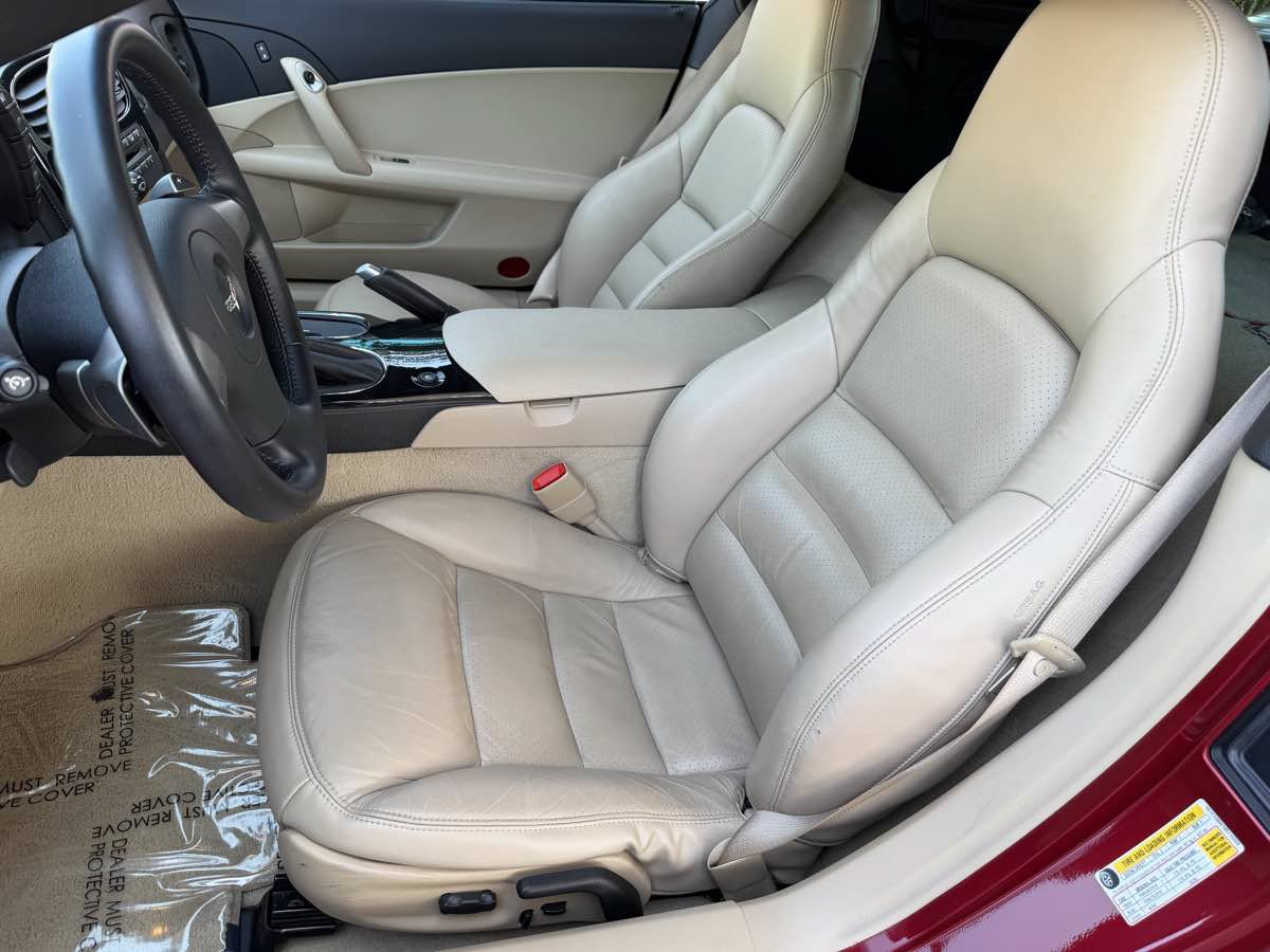 Used 2008 Chevrolet Corvette Coupe w/ Z51 Performance Package RWD image 18