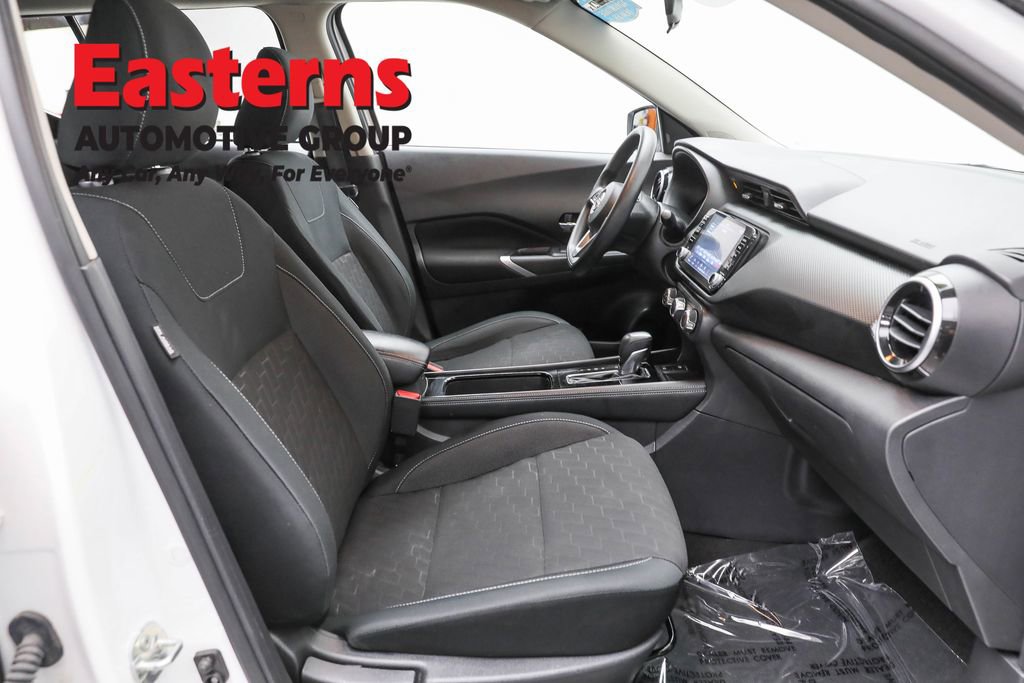 Used 2023 Nissan Kicks SV image 24
