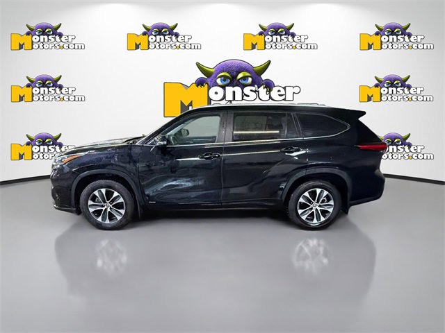 Used 2023 Toyota Highlander XLE image 7