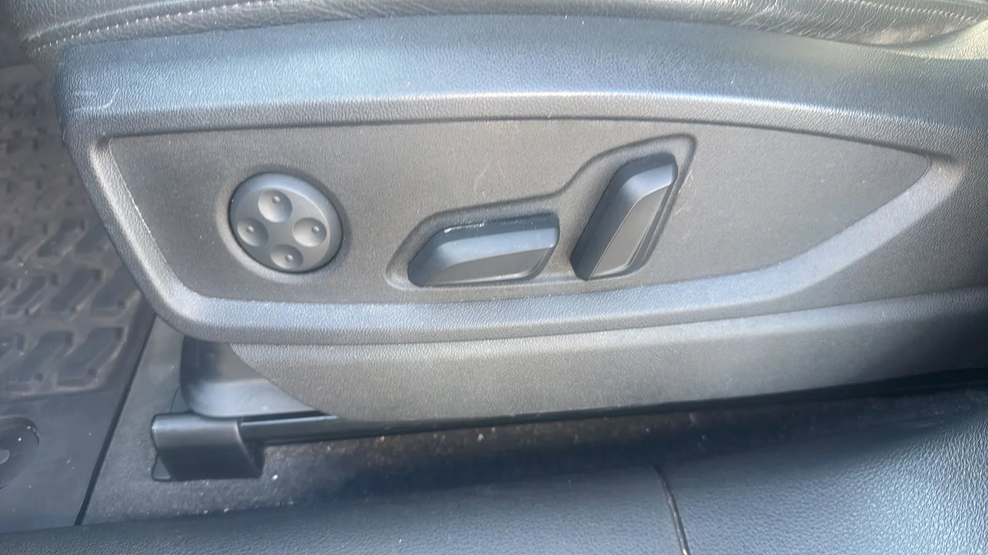 Used 2018 Audi Q5 2.0T Premium Plus w/ Premium Plus Package image 18