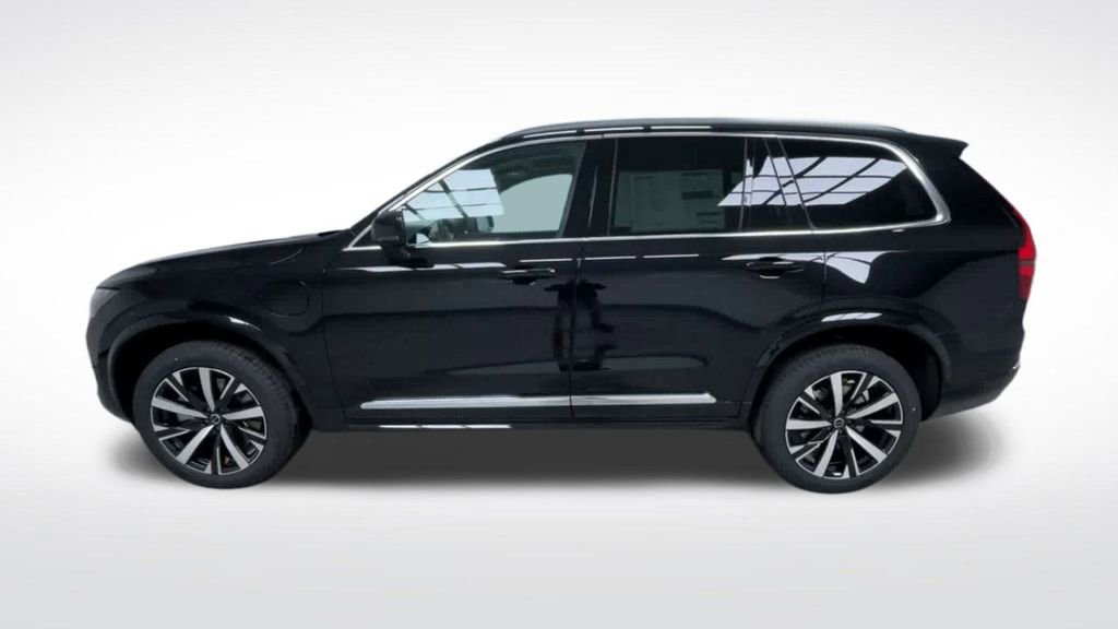 New 2025 Volvo XC90 T8 Core w/ Climate Package image 16