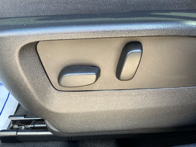 Used 2023 Buick Envision Avenir AWD/4WD image 13