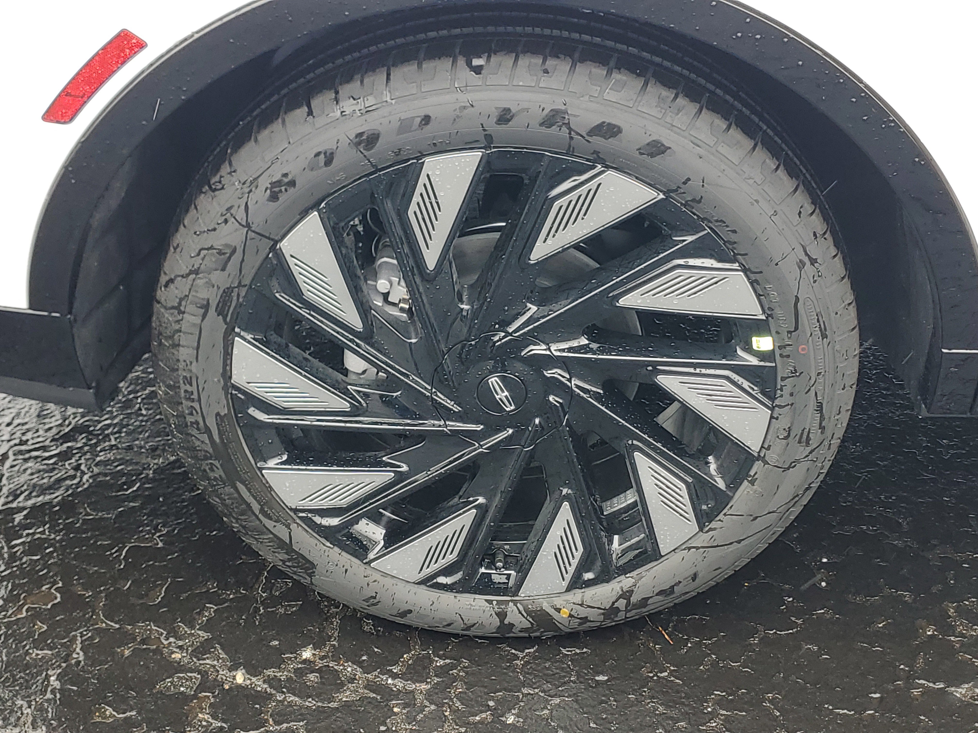 New 2026 Lincoln Nautilus Reserve w/ Jet Appearance Package image 5