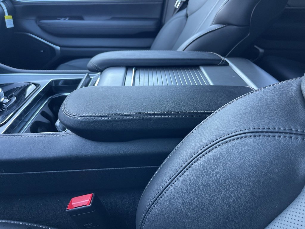 New 2025 Jeep Wagoneer L 4WD w/ Convenience Group I image 11