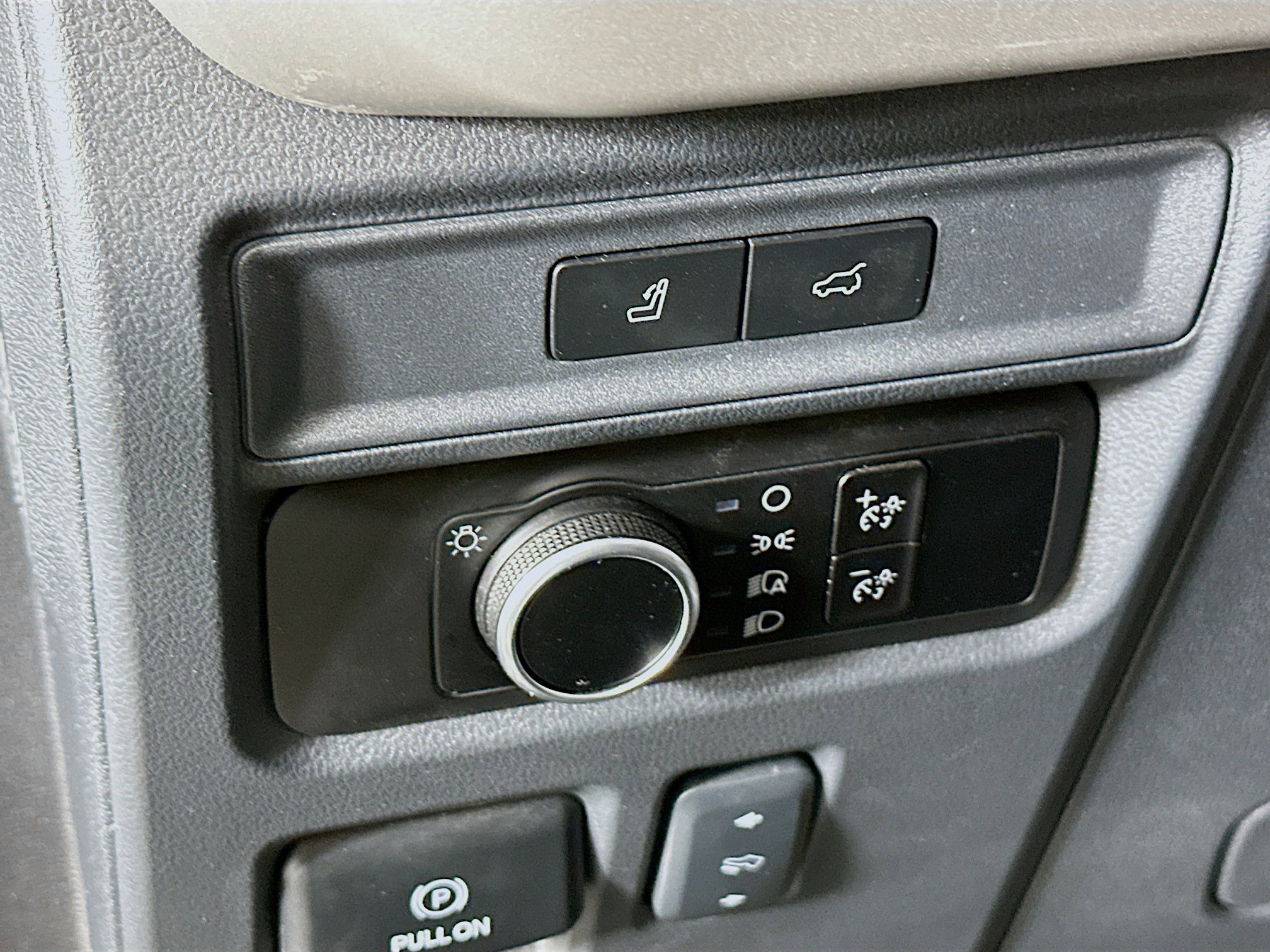 Used 2024 Ford Expedition XLT image 17