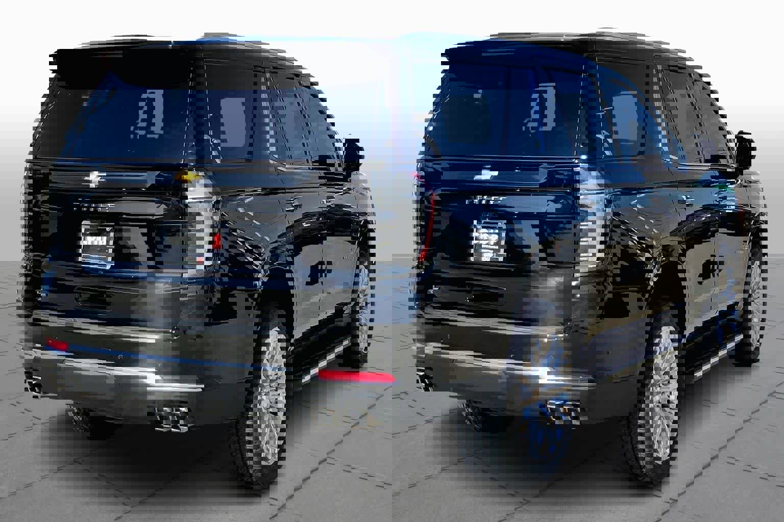 Used 2025 Chevrolet Tahoe High Country w/ Sun And Tow Package image 6