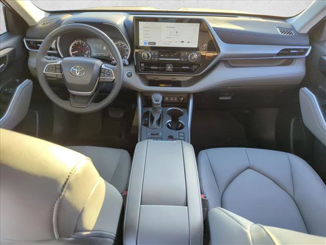 Certified 2026 Toyota Highlander XLE image 24