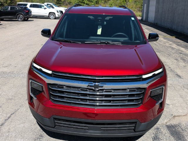 Used 2025 Chevrolet Traverse LT w/ Driver Confidence Package FWD image 24