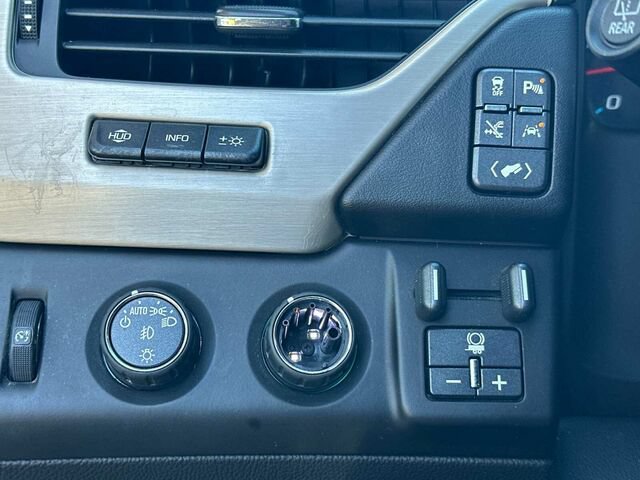 Used 2017 GMC Yukon XL Denali w/ Open Road Package AWD/4WD image 34