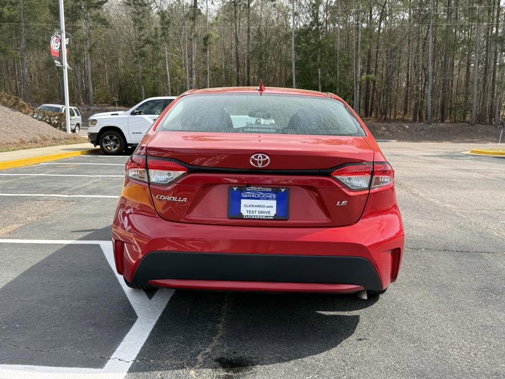 Used 2021 Toyota Corolla LE image 8