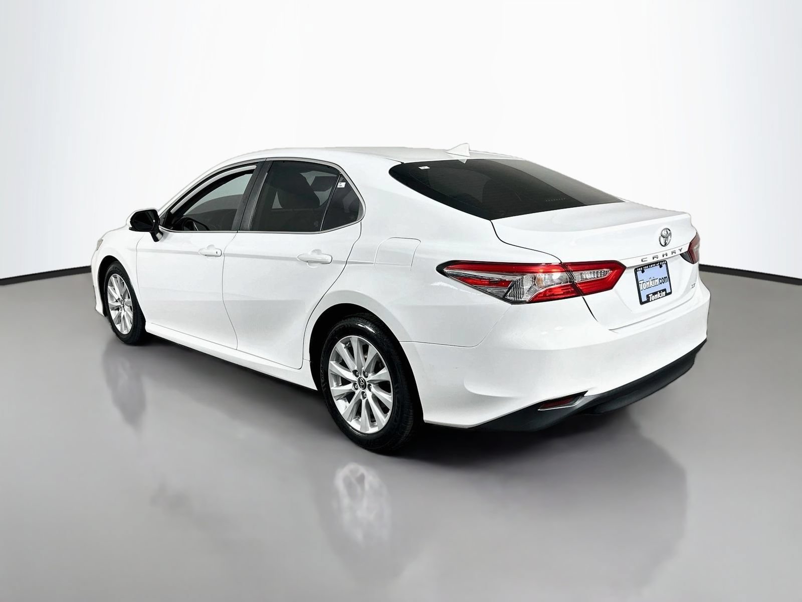 Used 2019 Toyota Camry LE FWD image 5