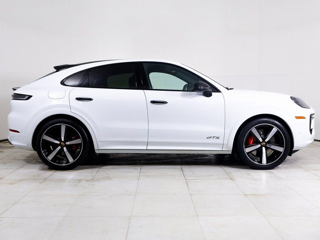 Certified 2025 Porsche Cayenne GTS image 30