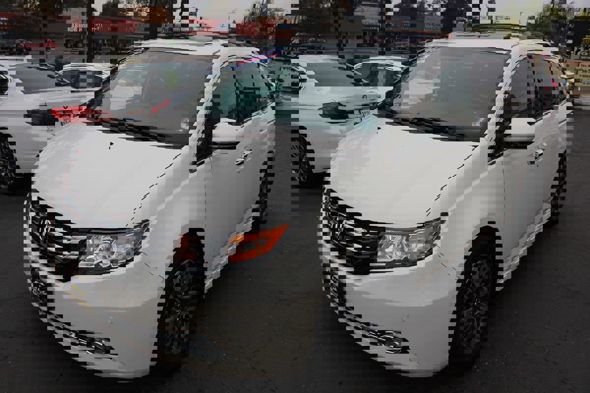Used 2015 Honda Odyssey Touring Elite image 4
