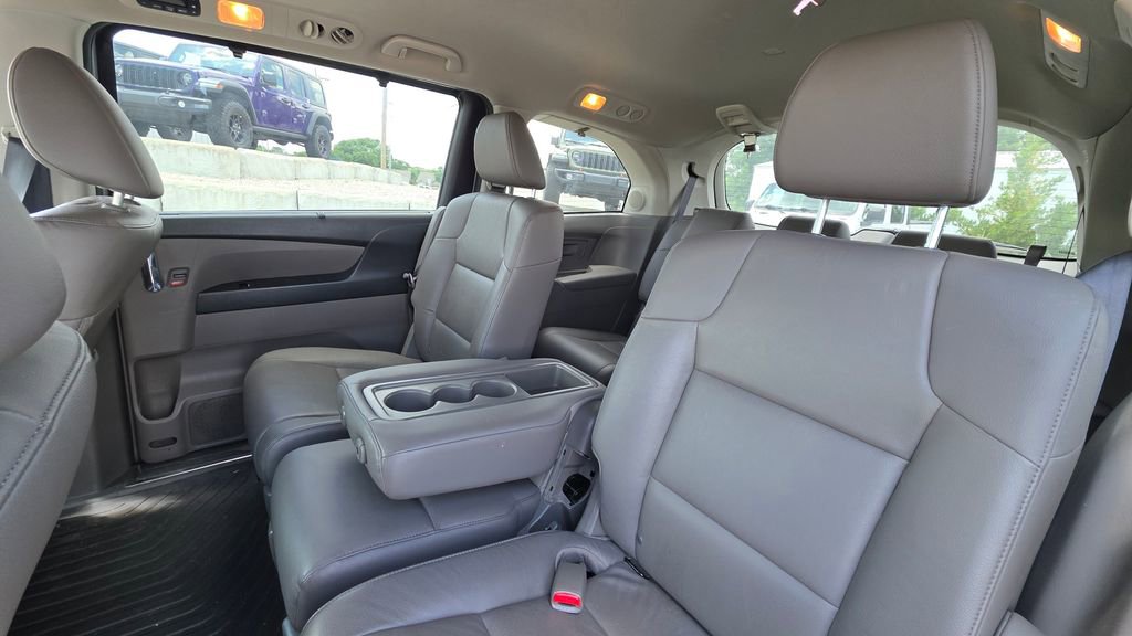 Used 2016 Honda Odyssey Touring Elite image 13