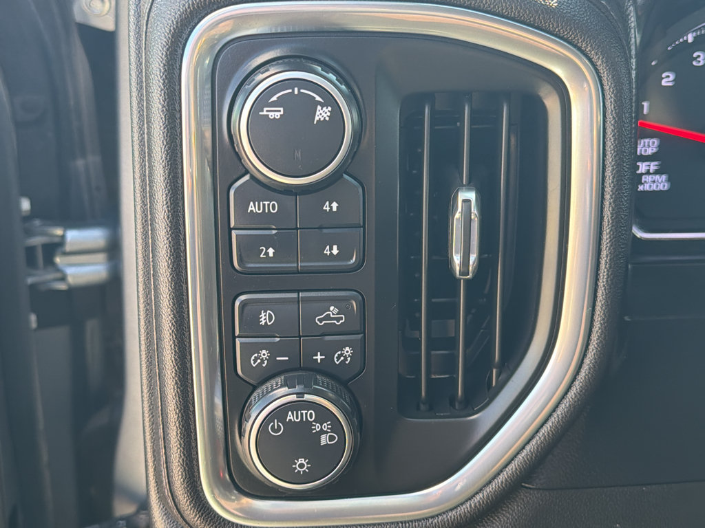 Used 2019 Chevrolet Silverado 1500 LT Trail Boss AWD/4WD image 15