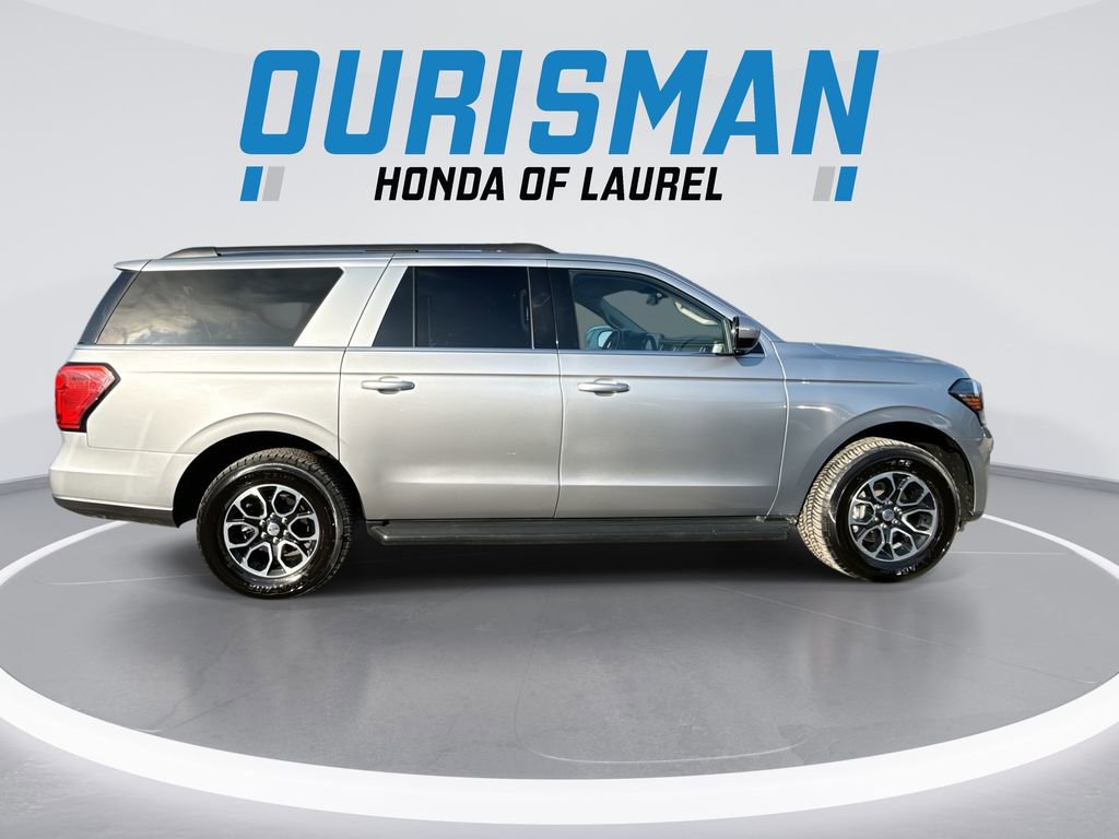 Used 2024 Ford Expedition Max XLT image 9