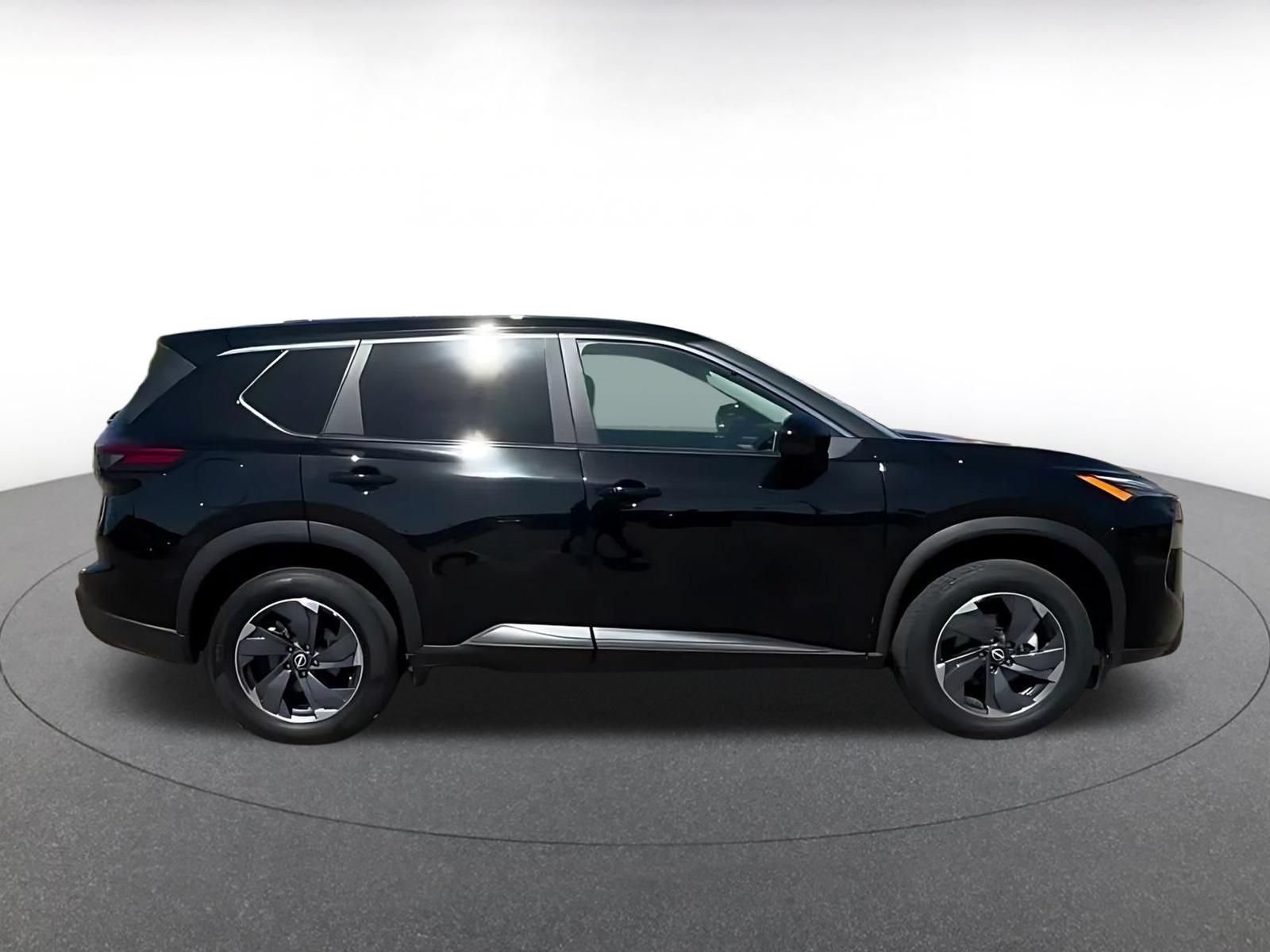 Used 2025 Nissan Rogue SV FWD image 15