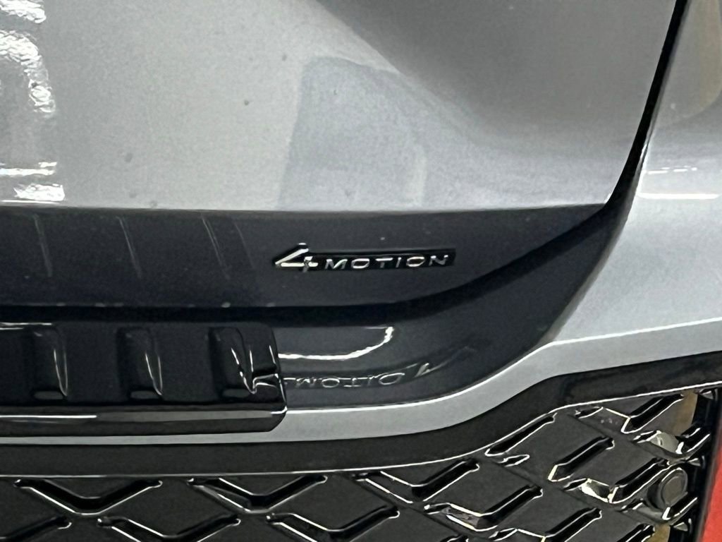 New 2026 Volkswagen Tiguan SE R-Line AWD/4WD image 37