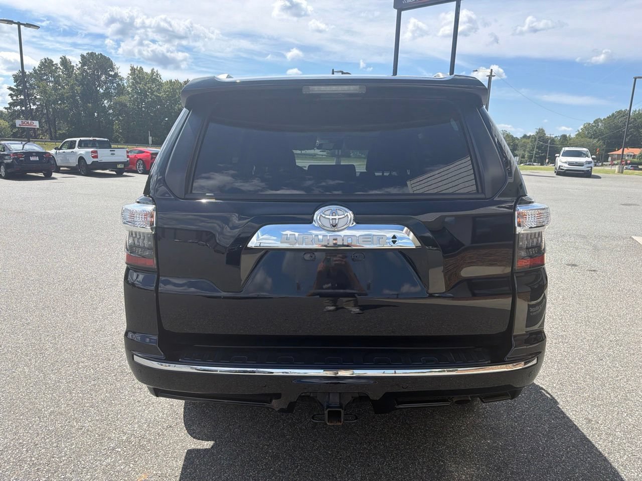 Used 2023 Toyota 4Runner Limited AWD/4WD image 8