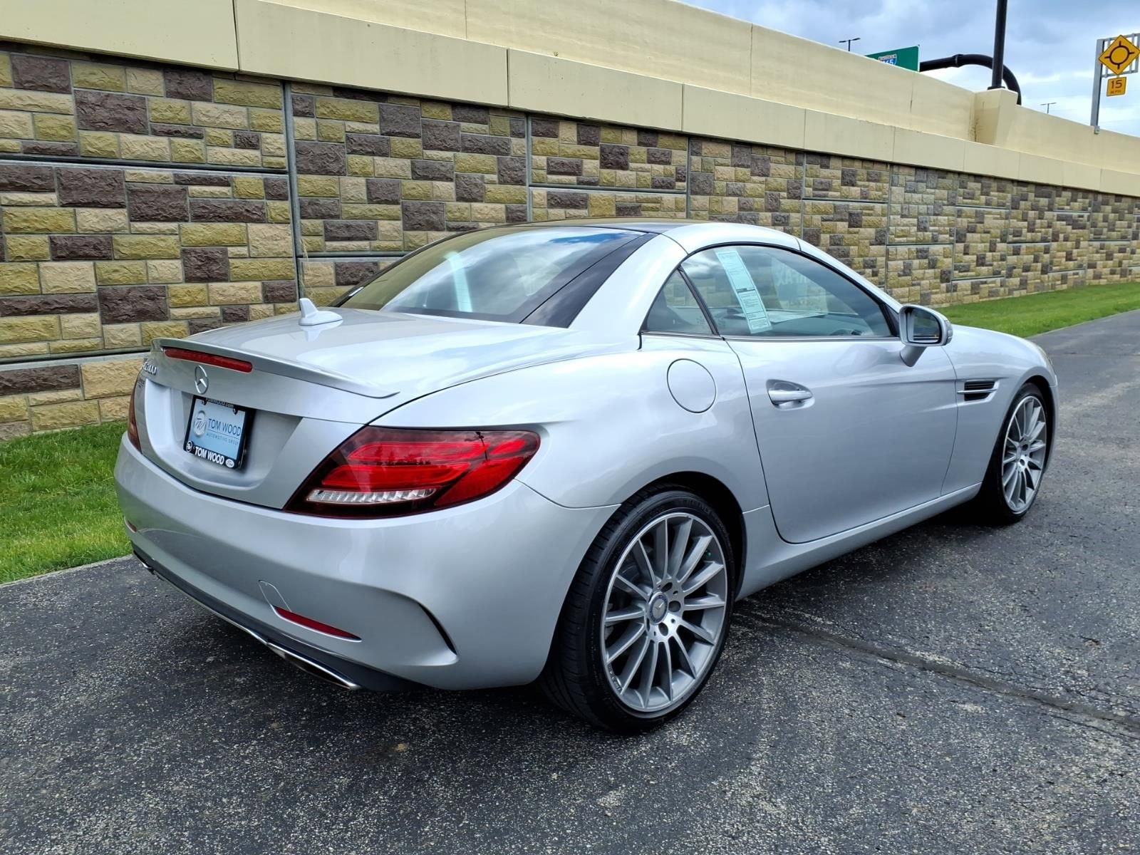 Used 2017 Mercedes-Benz SLC 300 image 11