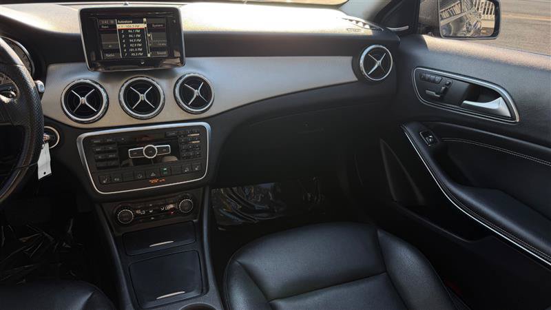 Used 2015 Mercedes-Benz GLA 250 4MATIC image 19