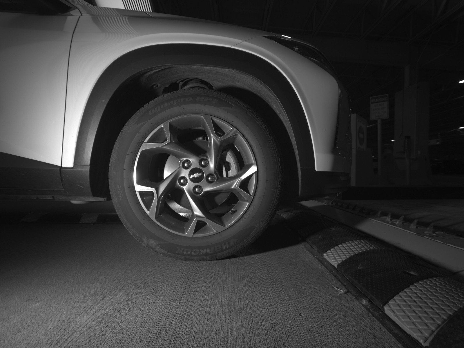 Used 2025 Chevrolet Trax LT FWD image 13