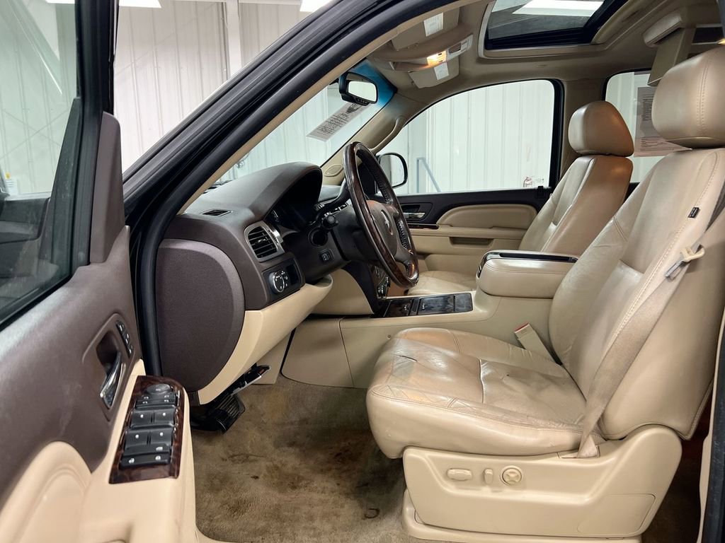 Used 2011 GMC Yukon Denali image 21