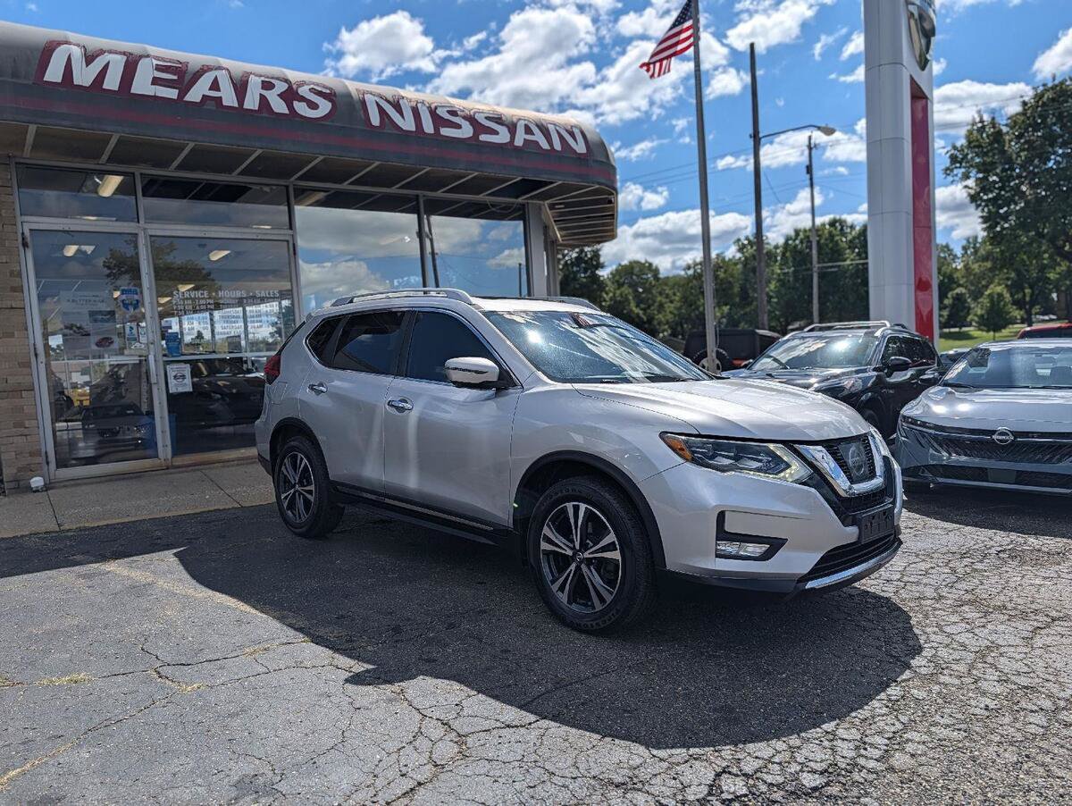 Used 2017 Nissan Rogue SL w/ SL Premium Package AWD/4WD image 13