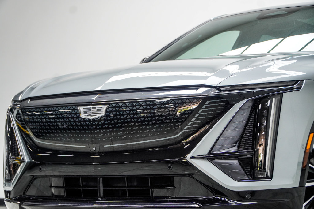 Used 2024 Cadillac Lyriq Sport AWD/4WD image 2