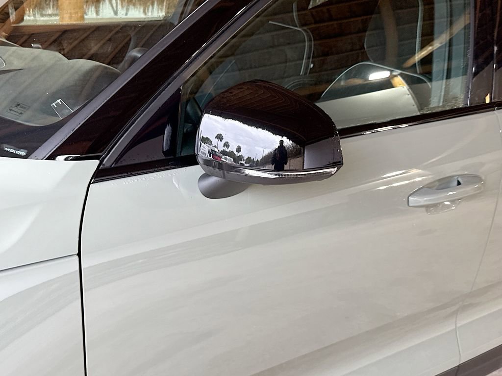 Used 2023 Volvo XC40 Recharge Plus image 35