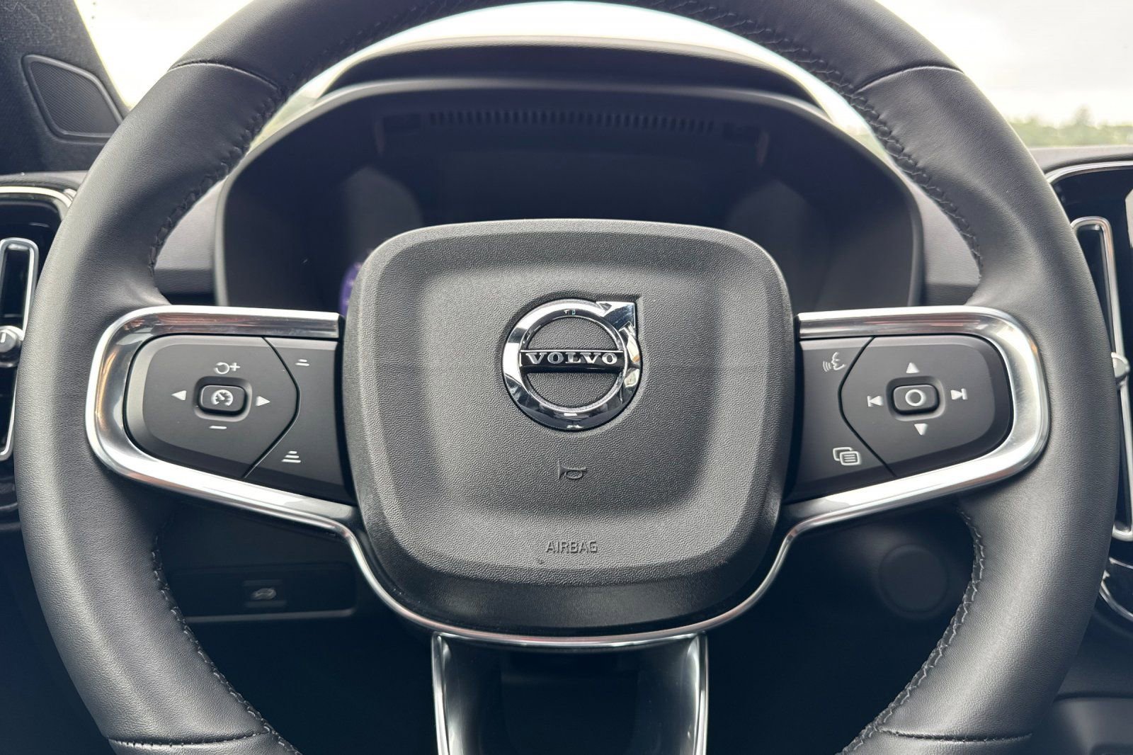 Certified 2023 Volvo XC40 Recharge Ultimate w/ Protection Package Premier AWD/4WD image 26