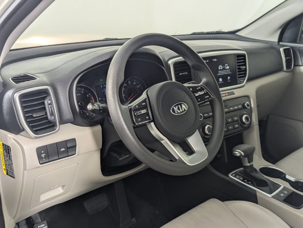 Used 2022 Kia Sportage LX image 11