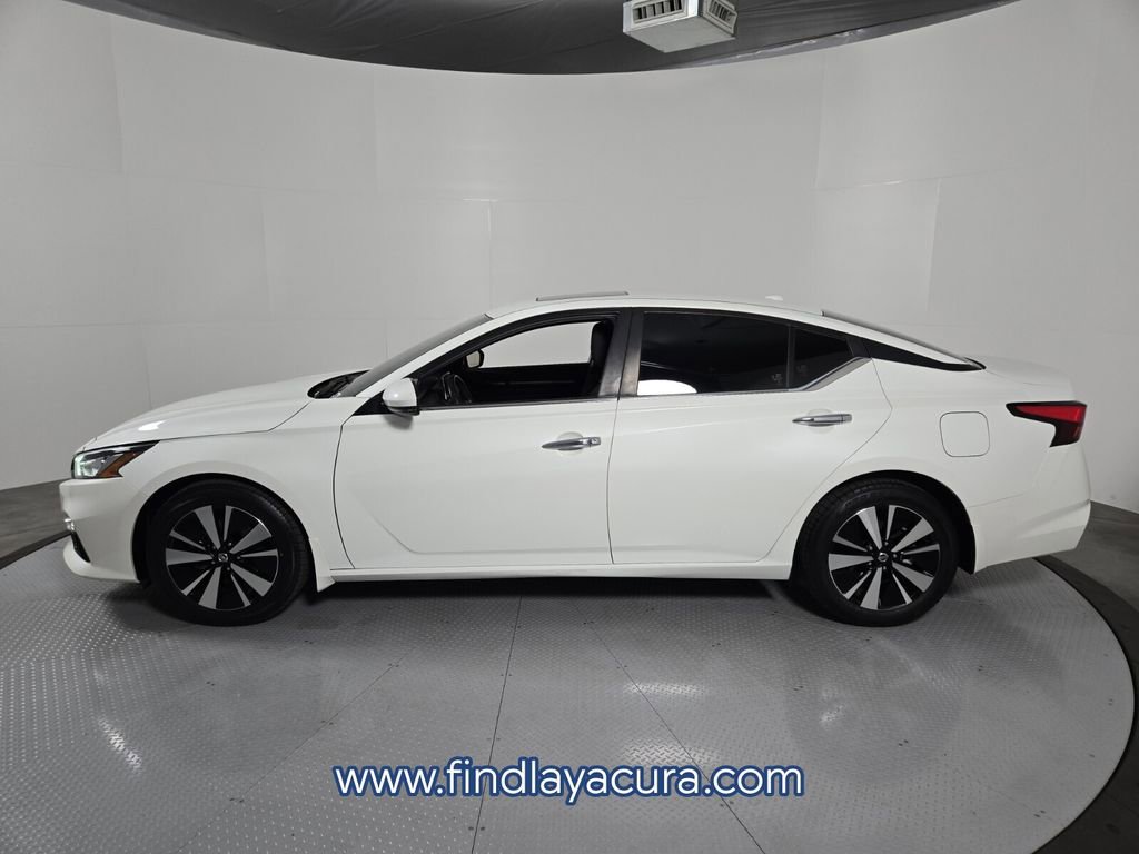 Used 2021 Nissan Altima 2.5 SV w/ SV Premium Package image 3