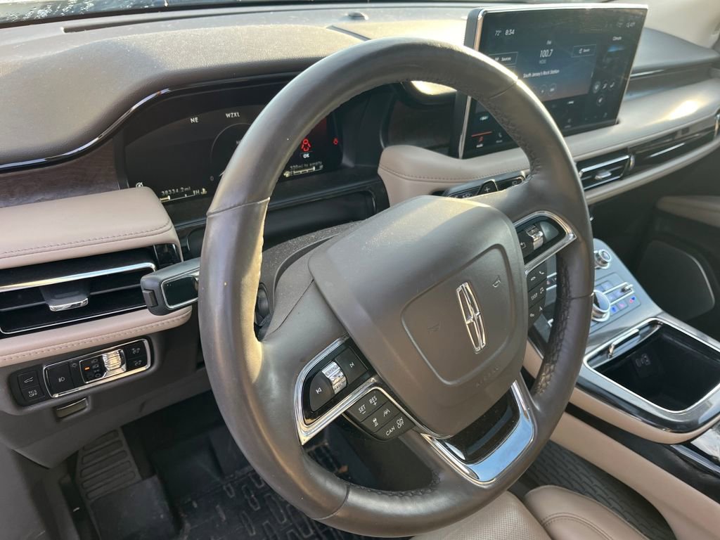 Used 2023 Lincoln Nautilus Reserve w/ Equipment Group 202A image 9