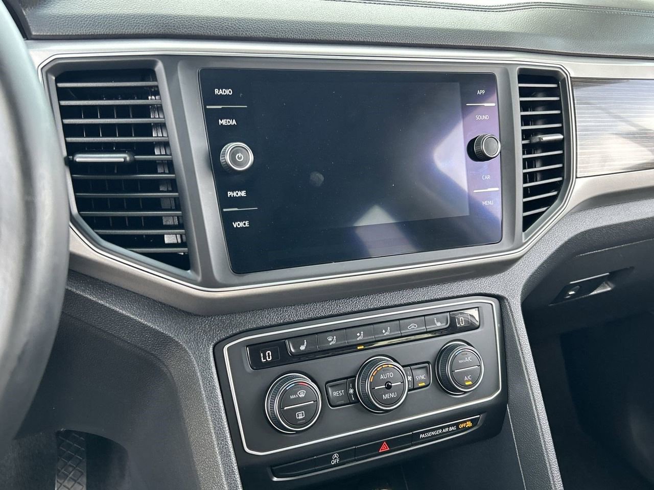 Used 2019 Volkswagen Atlas SE w/ Panoramic Sunroof Package FWD image 23