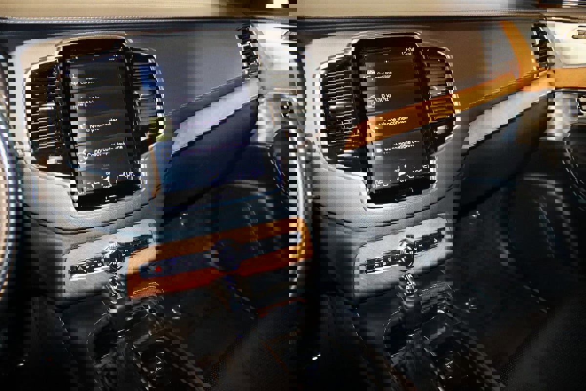 Used 2018 Volvo XC90 T6 Inscription w/ Convenience Package image 51