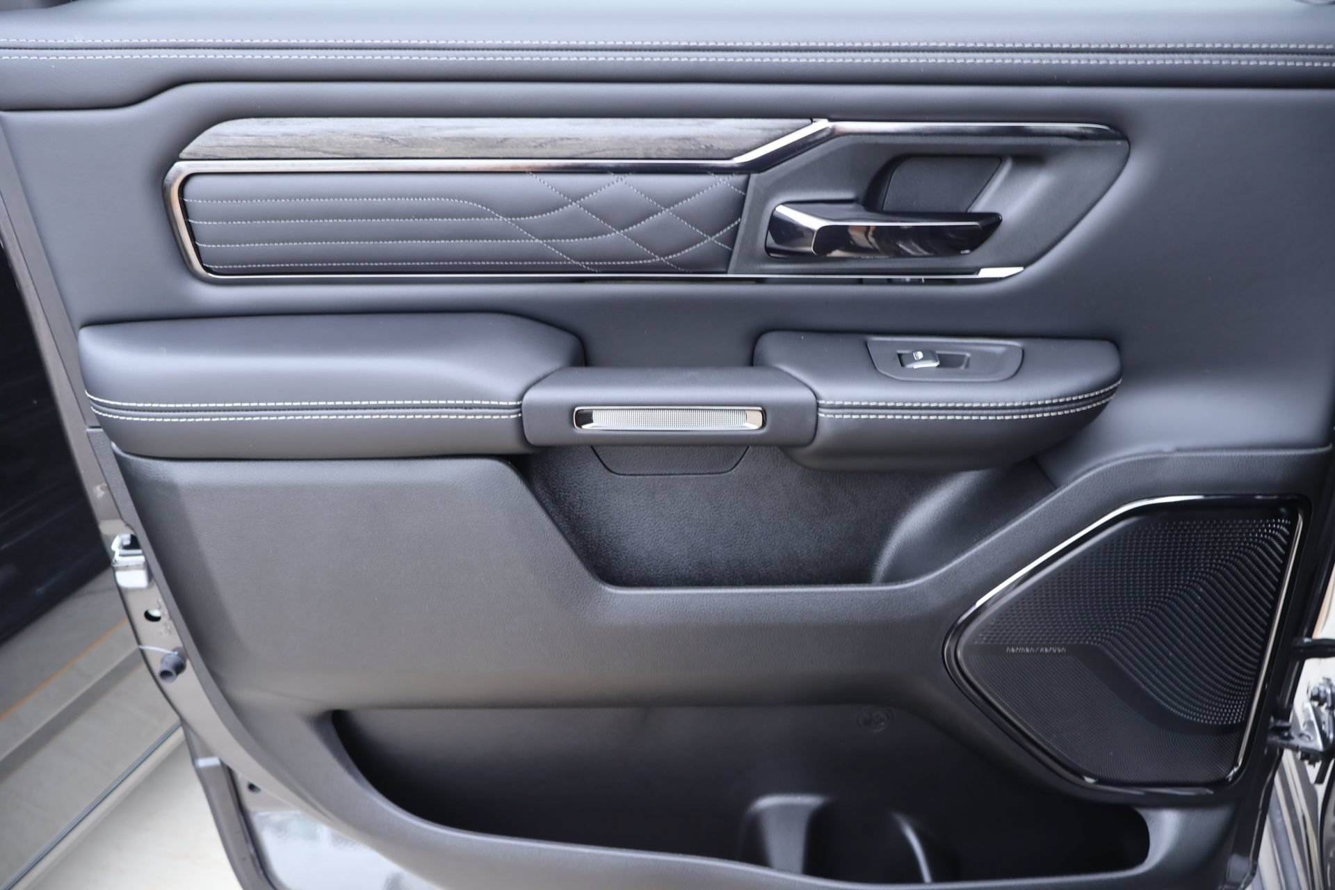 New 2026 RAM 1500 Limited AWD/4WD image 18