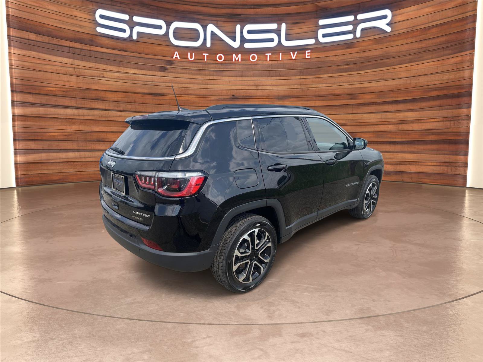 Used 2023 Jeep Compass Limited AWD/4WD image 7