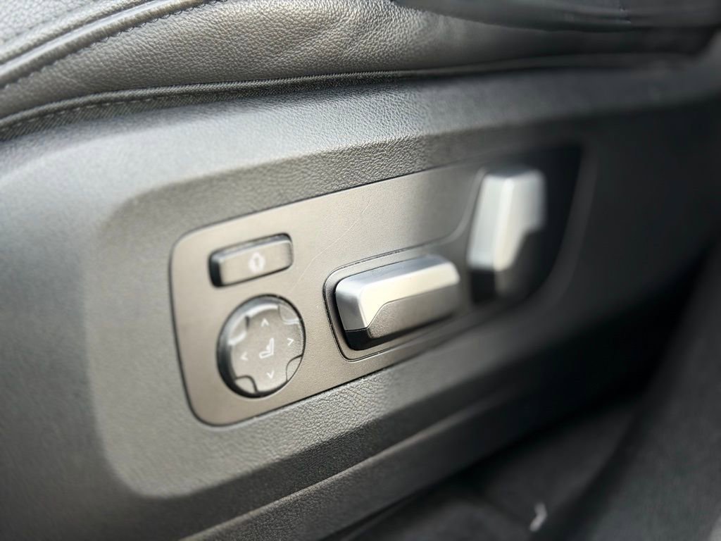 Used 2021 BMW X5 xDrive40i w/ Premium Package image 17