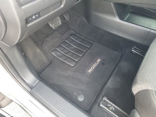 Used 2022 Nissan Rogue SV image 24