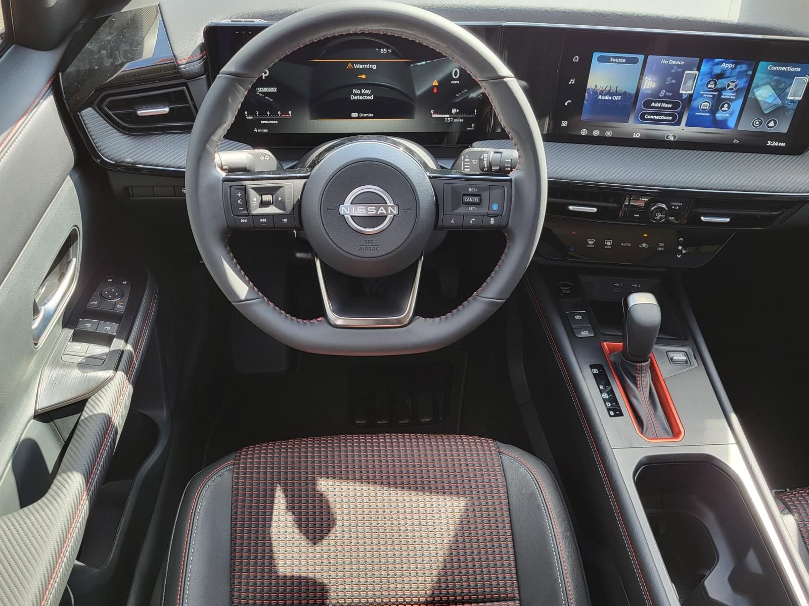 New 2026 Nissan Kicks SR FWD image 2