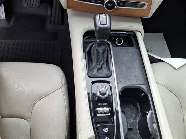 Used 2021 Volvo XC90 T5 Momentum w/ Advanced Package image 14