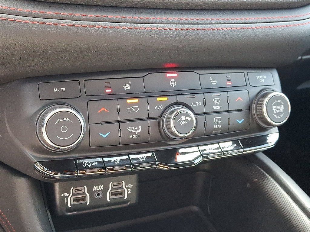 Used 2025 Dodge Durango GT AWD/4WD image 16