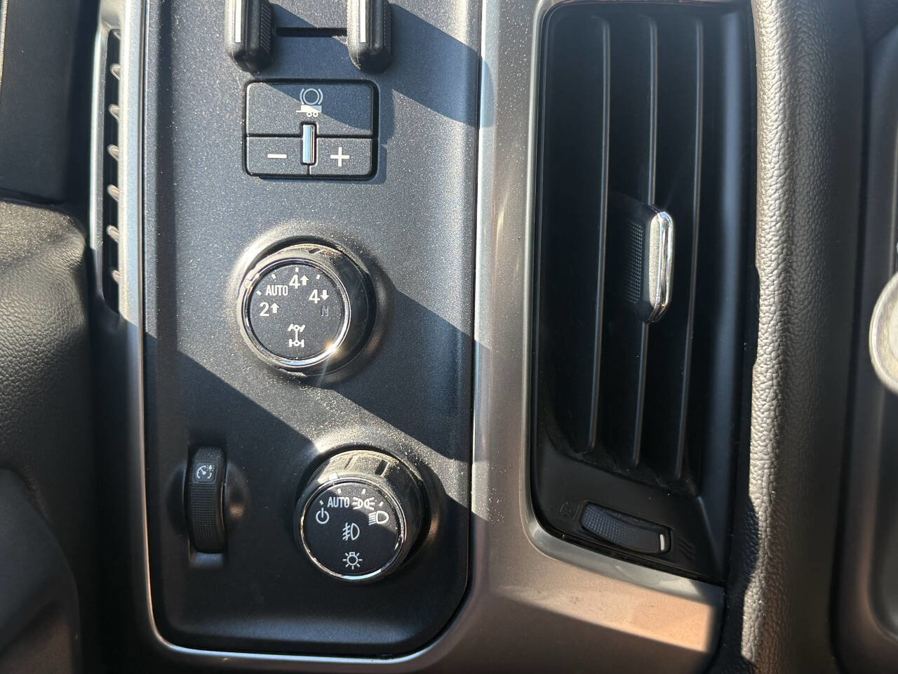 Used 2016 Chevrolet Silverado 1500 LT w/ All Star Edition AWD/4WD image 11