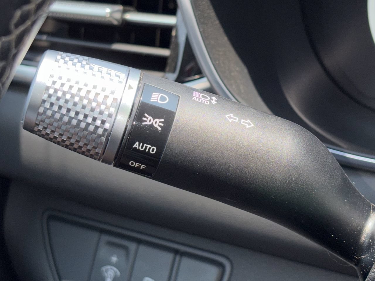 Used 2025 Genesis G70 2.5T AWD/4WD image 10