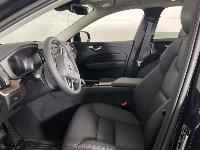 Used 2023 Volvo XC60 B5 Plus w/ Climate Package image 28