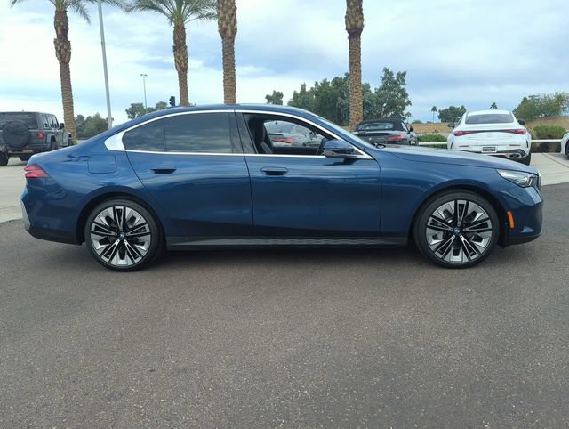 Used 2026 BMW 530i w/ Premium Package RWD image 5