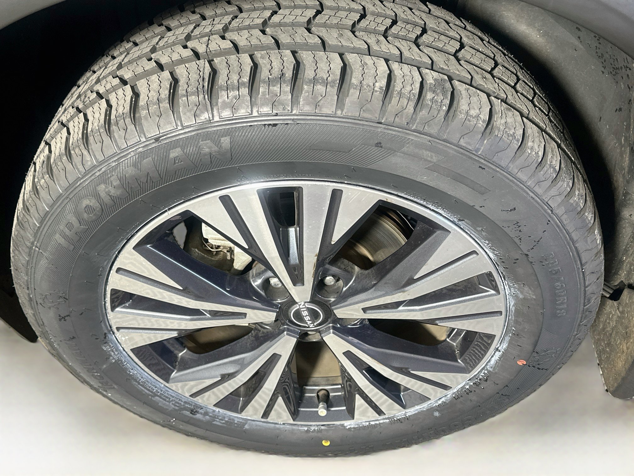 Used 2023 Nissan Rogue SV FWD image 11