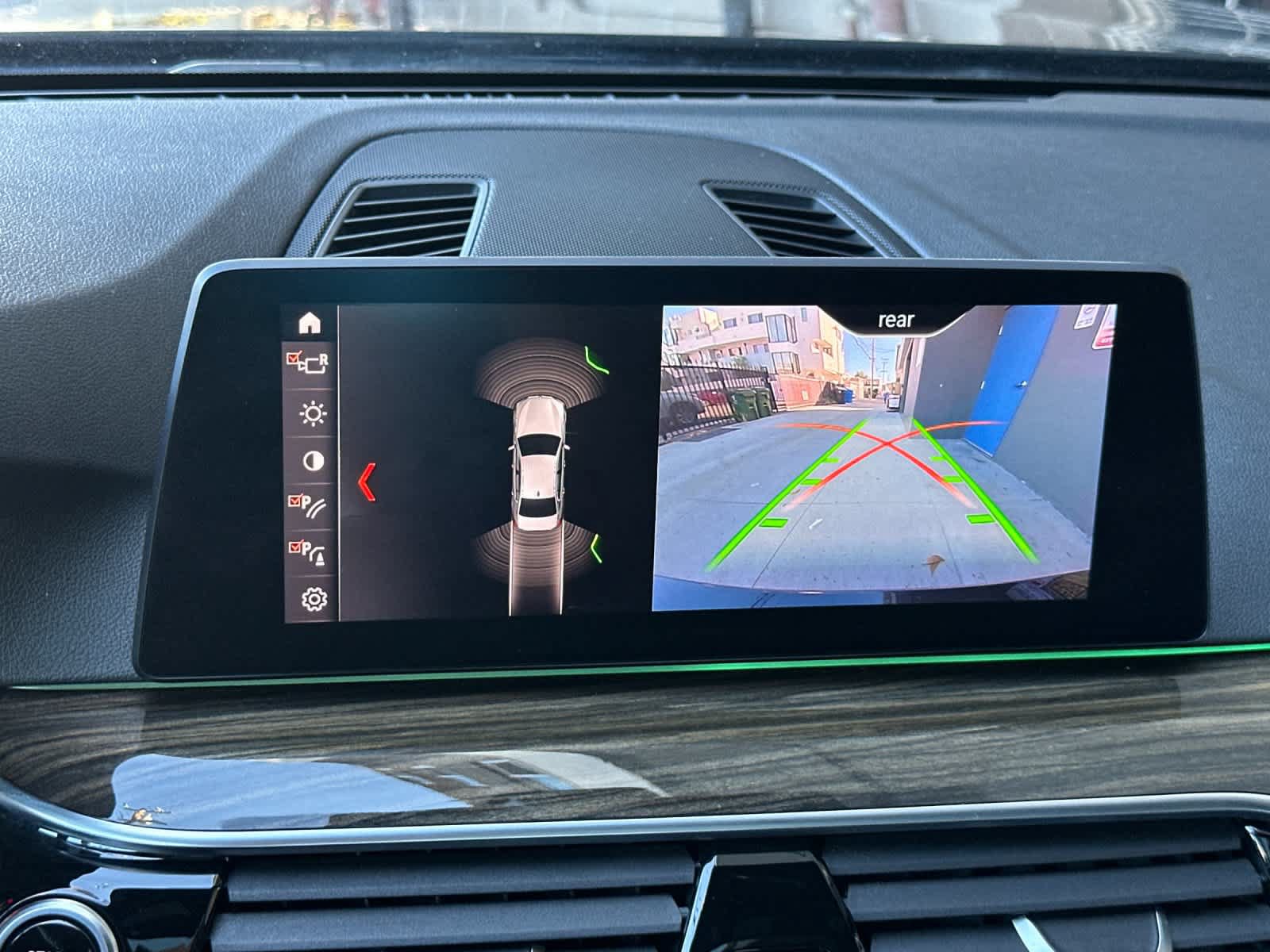 Used 2019 BMW 530e w/ Convenience Package RWD image 19
